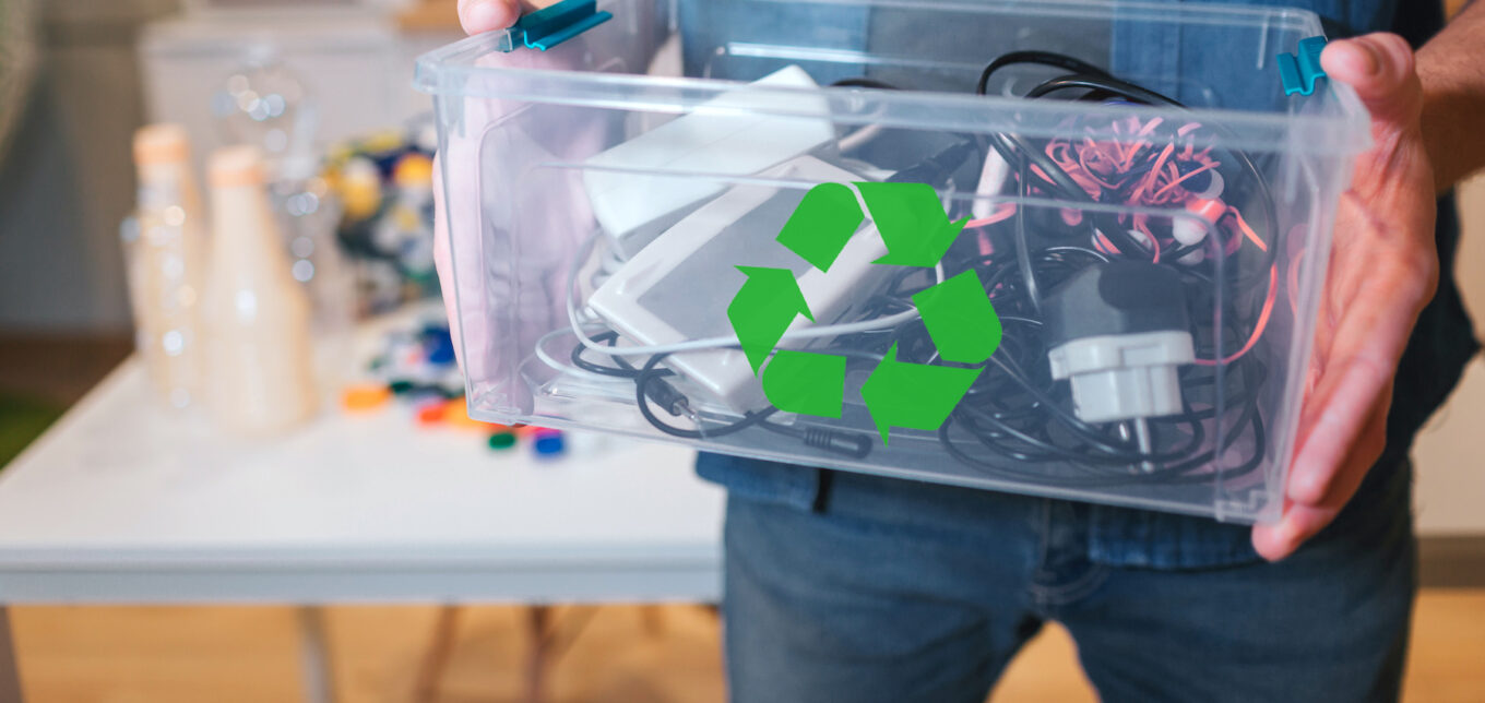 How To Recycle Fluorescent Light Bulbs & Other Items – Mother Earth News - Vimarsana News